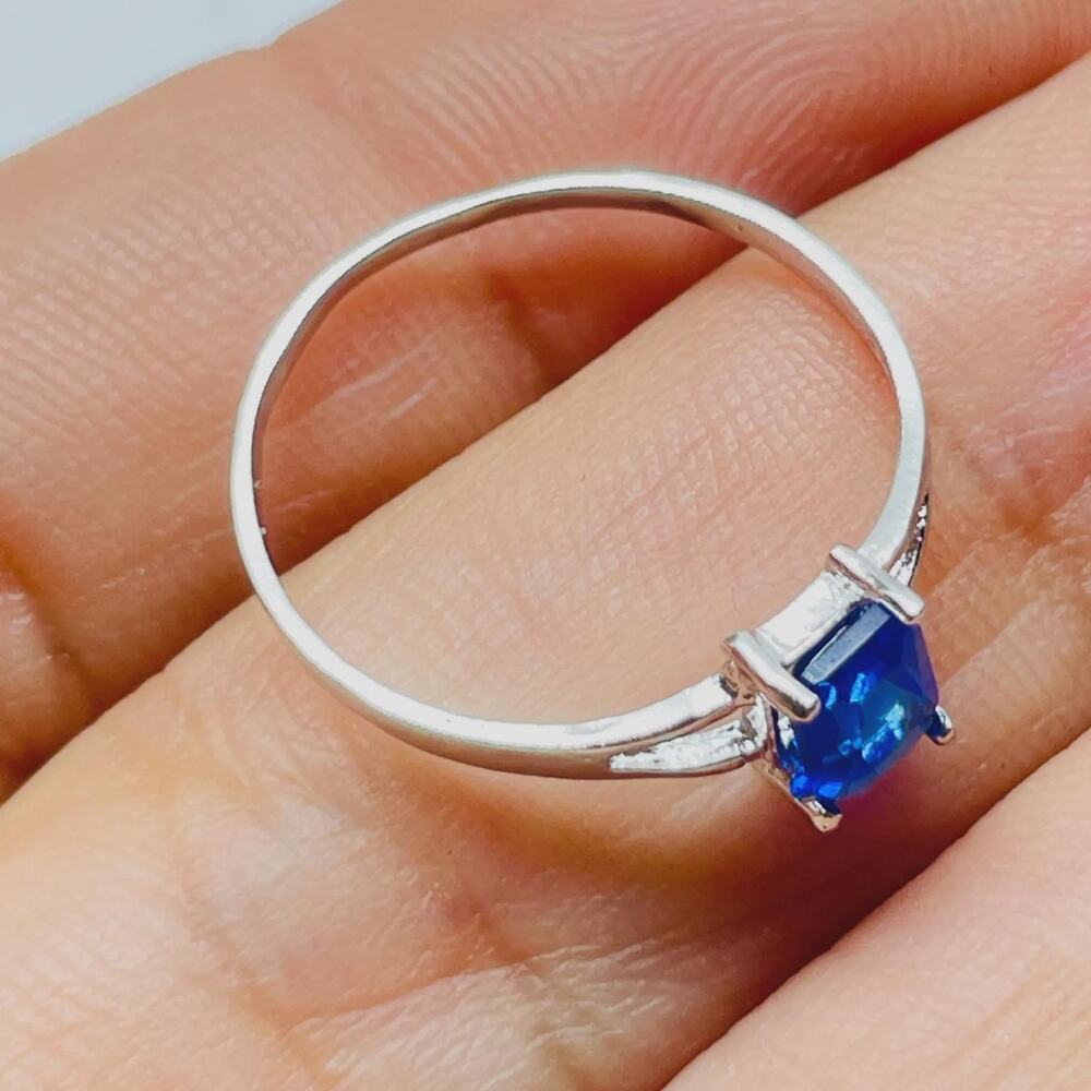 Vintage 925 Sterling Silver Blue Sapphire Emerald Cut Solitaire Ring SIZE 5.5 - Picture 7 of 9